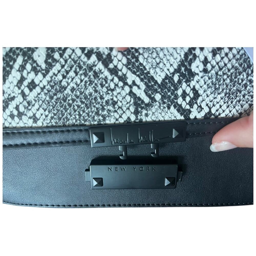 Nicole Miller NY crossbody shoulder bag black white snake print flap close NWT - Picture 5 of 8